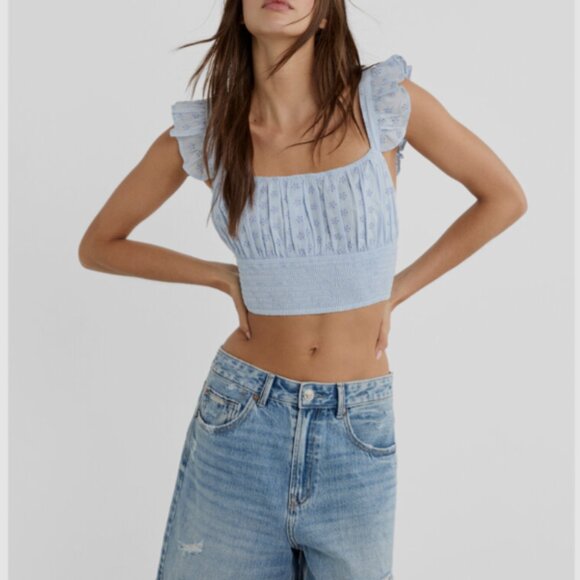 stradivarius Tops - Stradivarius Black Eyelet Ruffle Crop Top (Size S) New Without Tags 🖤